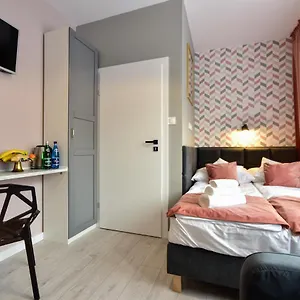 Apartment Candy, Warschau
